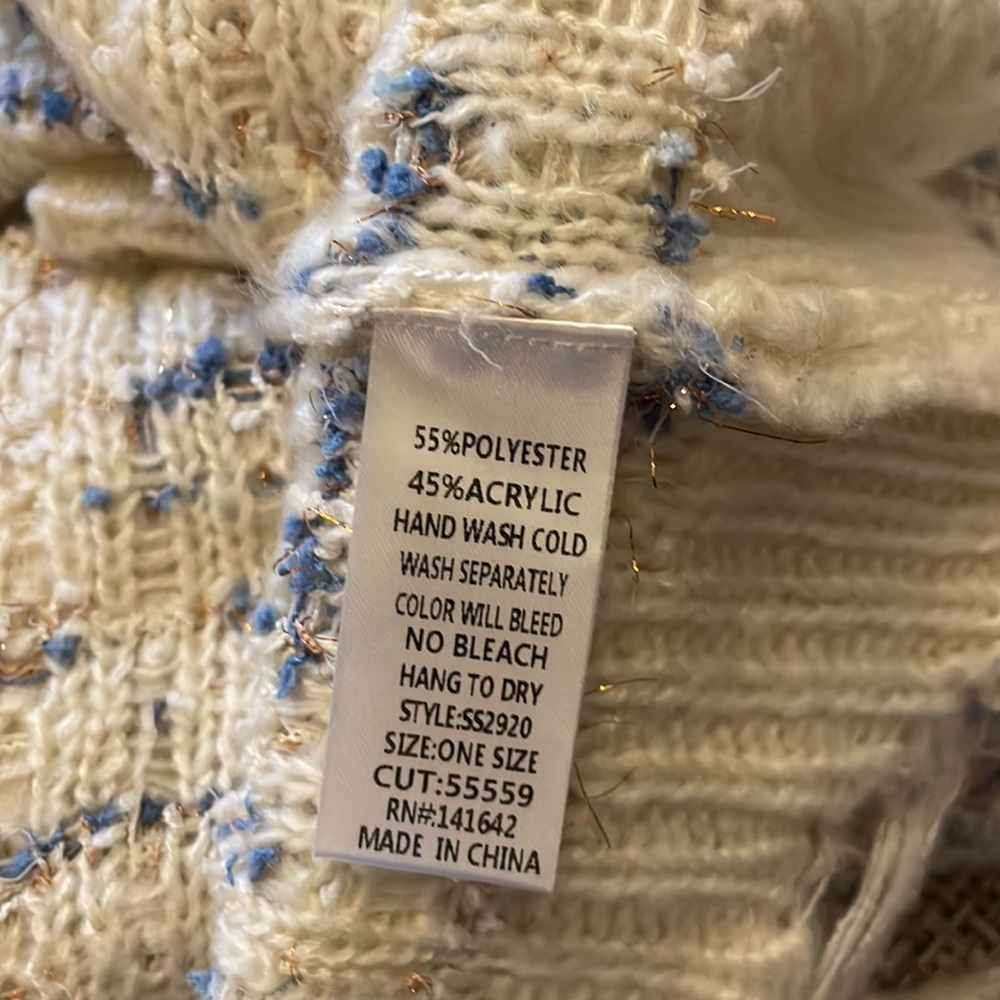 She + Sky tweed looking sweater like new one size fits all - Picture 7 of 7